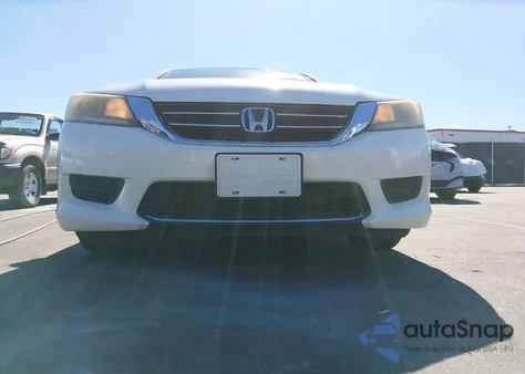 2015 Honda Accord Lx z USA, uszkodzony, nr VIN 1HGCR2F33FA275348